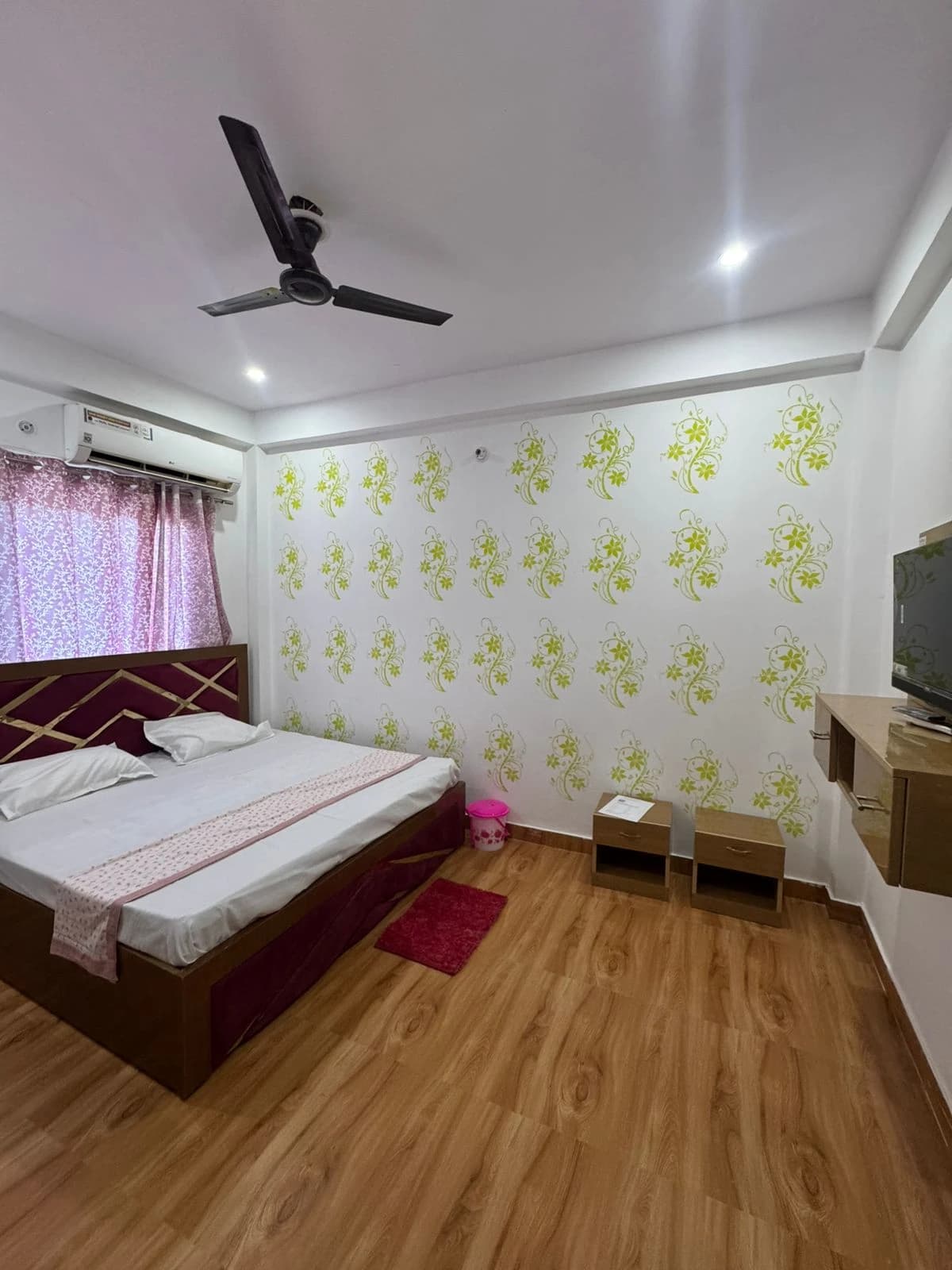 Complete room electrical setup with ceiling fan, split AC, LED lights and false ceiling in Lucknow by Prajapati Electrical